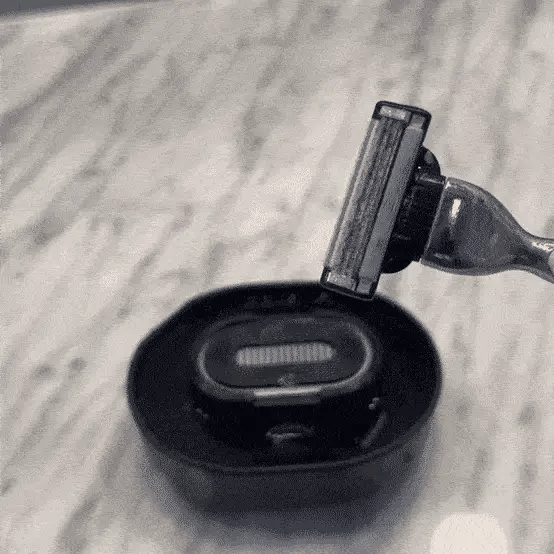 VELOR™ Razor Cleaner